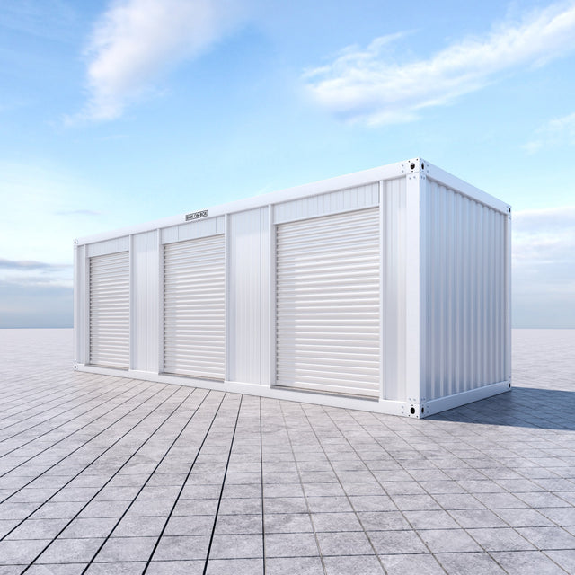 Garage with 3 roller doors 18 m 2