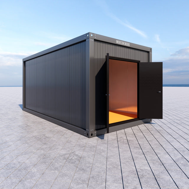 Storage room with double door 18 m2