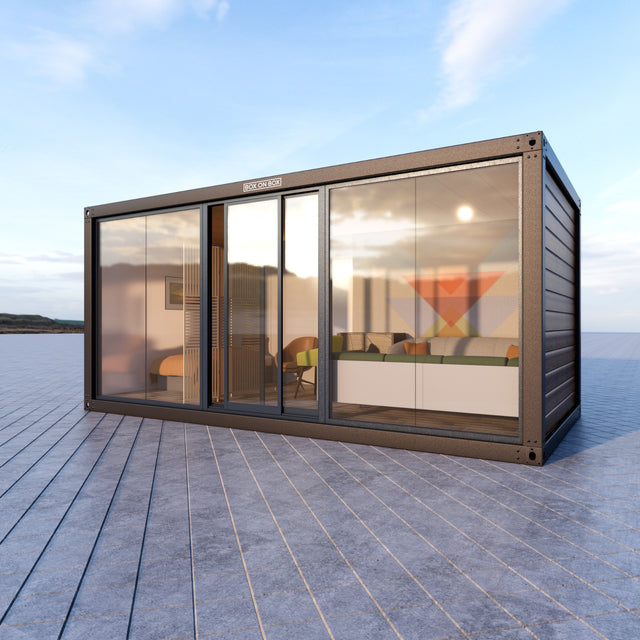 Exhibition module with glass section / door 18 m2